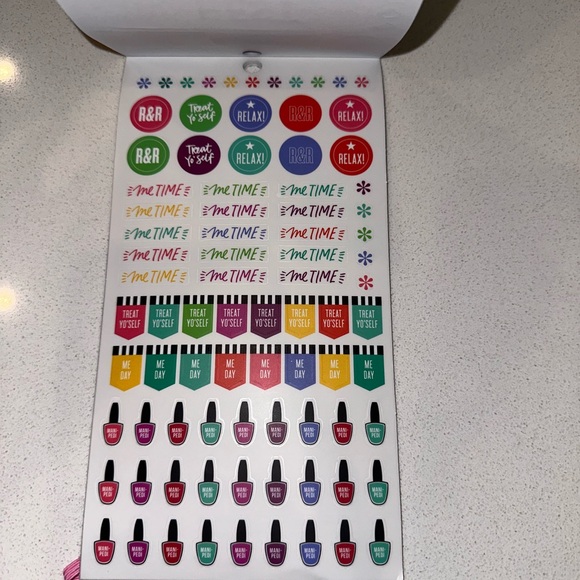 Happy Planner “MOM - MINI” Sticker Book - Picture 5 of 13